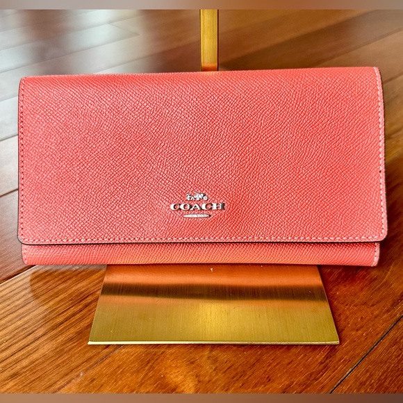 Coach Coral Leather Wallet EUC - Picture 2 of 9